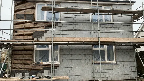 Vlakke gevelplaten en leien